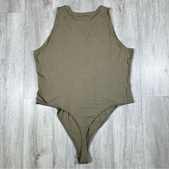 Sleeveless Olive Green Bodysuit - Picture 3 of 3
